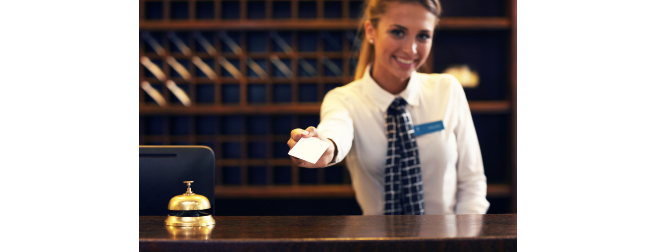 SMART CARDS IN THE HOTEL INDUSTRY - WHY HOTELS AND BUSINESSES ARE MAKING THE CHANGE FROM MAGSTRIPE TO RFID.